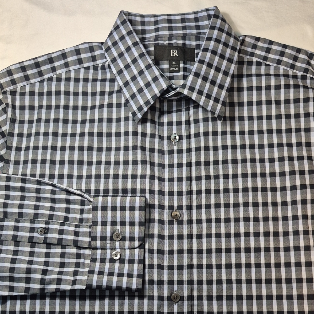 Banana Republic Long Sleeve Button Down Black & White Checkered Mens Dress Shirt